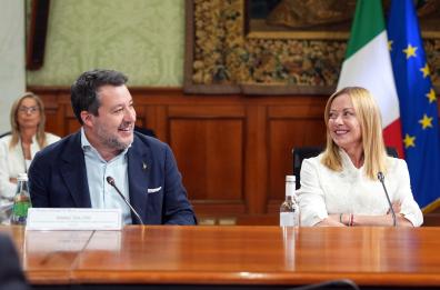 Meloni lascia meeting, telefonata con Salvini