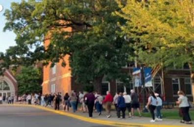 Minneapolis, centinaia di persone alla messa in memoria delle vittime della sparatoria
