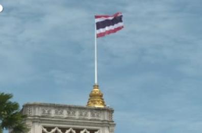 In Thailandia la Corte Costituzionale destituisce la premier