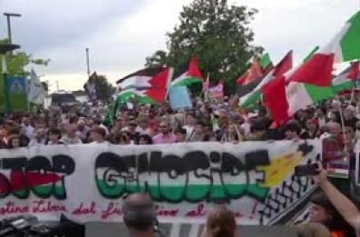 Venezia, partito il corteo pro Gaza al Lido: "Siamo piu' di 5.000"