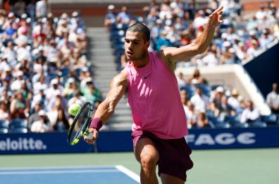 Us Open: Alcaraz batte Rinderknech e accede ai quarti