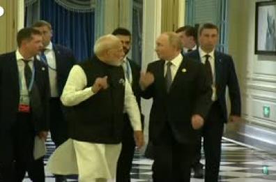 Putin incontra Modi ed elogia i legami tra Russia e India