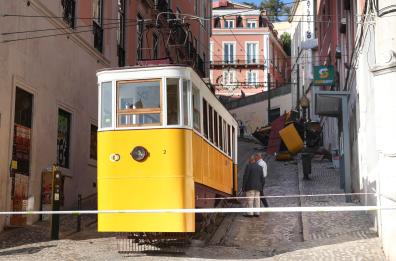 Nuovo bilancio a Lisbona, 17 i morti e 21 feriti