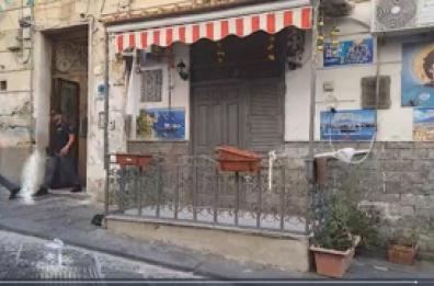 Lite familiare a Napoli, moglie accoltella a morte il marito