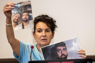 Hamas diffonde un video con due ostaggi
