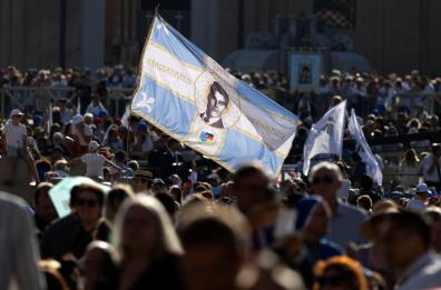 Il Papa, Frassati e Acutis proclamati santi