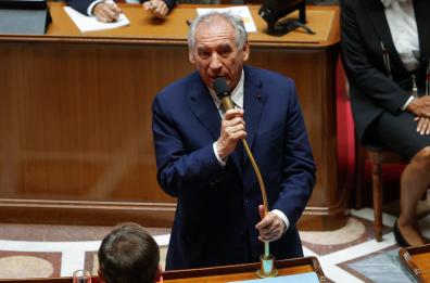 Cade il governo Bayrou,Assemblée Nationale nega la fiducia
