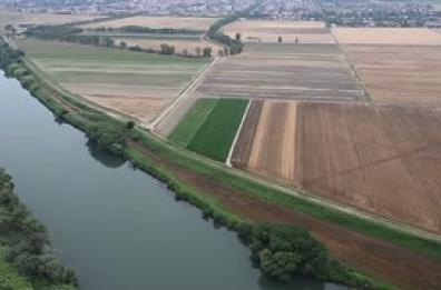 Siccita', il Tevere visto dall'alto dall'elicottero della polizia