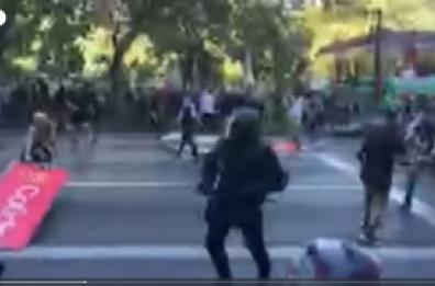 Vuelta, scontri e cariche alla protesta pro-Palestina a Madrid