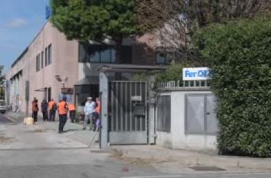 Cede il tetto, operaio muore nel Milanese mentre monta pannelli solari