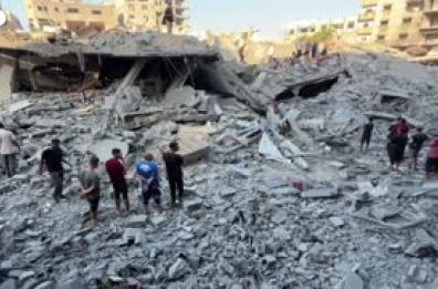 Raid israeliani su Gaza: "Abbiamo tirato fuori corpi di bambini a pezzi"