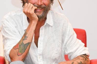 Jovanotti, umilmente mi unisco agli studenti che manifestano