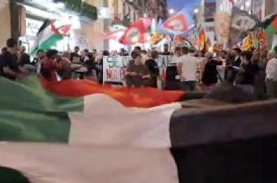 A Napoli pro Pal in piazza: "Se bloccano la Flotilla, blocchiamo la citta'"