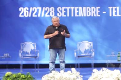 Mogol alla festa di FI, Tajani: "Critiche solo da chi fa tv a senso unico"