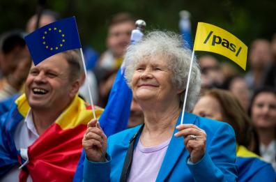 Moldavia: seggi aperti per le legislative, voto tra Ue e Russia