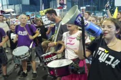 Tel Aviv, in migliaia alla manifestazione per un accordo su Gaza