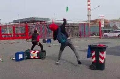 Flotilla, Torino: lancio di bottiglie contro la Leonardo