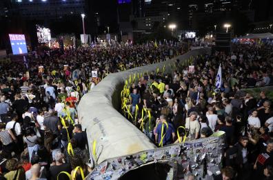 In 120mila si radunano a Tel Aviv per gli ostaggi