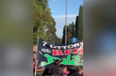 Corteo a Roma, barche e striscioni per la Flotilla