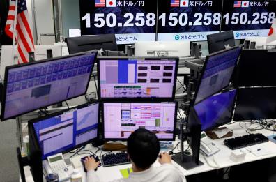 Borsa Tokyo: apertura in aumento (+0,73%), consolida record