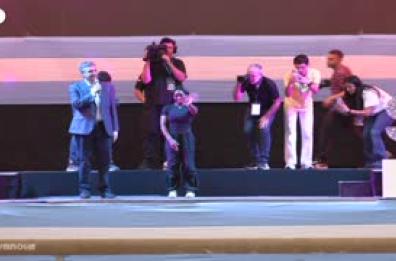 Buenos Aires, la campionessa olimpica Biles conduce un workshop di ginnastica