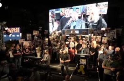 Witkoff parla alla piazza degli ostaggi a Tel Aviv