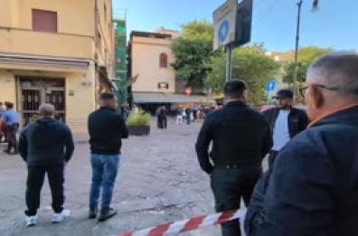 Tenta di sedare una rissa, giovane ucciso con un colpo alla testa