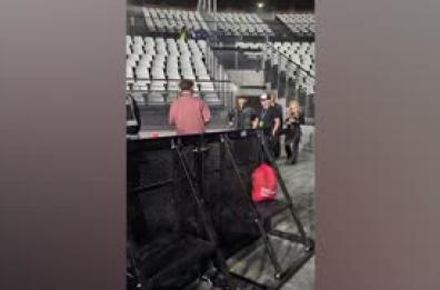Damiano in concerto a Roma, i membri dei Maneskin sotto il palco