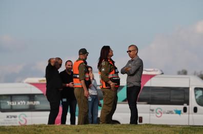 Gli ultimi 13 ostaggi vivi consegnati all'Idf