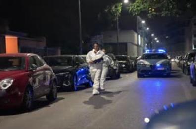 Uccide la compagna 29enne in casa a Milano e tenta il suicidio