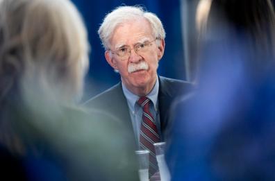 Bloomberg, 'John Bolton è stato incriminato'