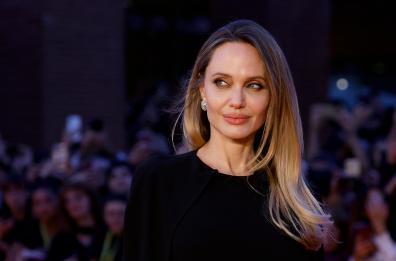 Jolie, 'violati diritti umani, cosa impedisce di aiutare Gaza?'