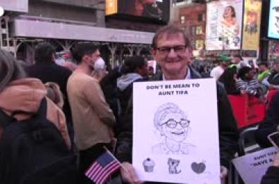 Marcia contro Trump a New York, in piazza decine di migliaia di persone