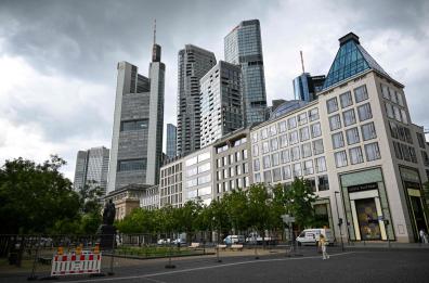 Borsa: Europa contrastata, effetto S su Parigi, Milano +1,3%