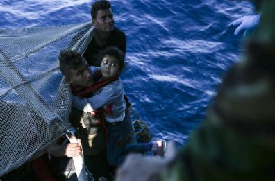 Naufragio al largo della Tunisia, 40 morti, 30 soccorsi