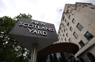Tre uomini arrestati a Londra per spionaggio per Mosca