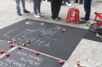 Iran, presidio a Milano contro la pena di morte: "Vicini ai prigionieri in sciopero della fame"