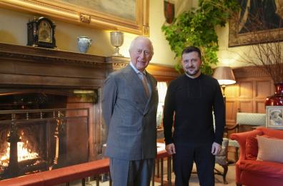 Re Carlo riceve Zelensky al castello di Windsor