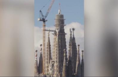 Barcellona, la Sagrada Familia diventa la chiesa piu' alta del mondo