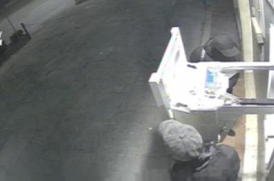 Roma, tre arresti per rapine ai bancomat con la tecnica del "jackpotting"