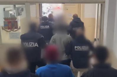 Tre scafisti in carcere per favoreggiamento dell'immigrazione clandestina
