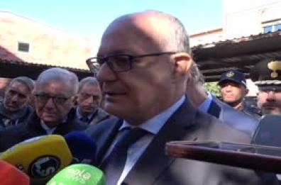 Gualtieri: "Per il Quarticciolo e' solo l'inizio, fine lavori entro il 2027" Gualtieri: "Per il Quarticciolo e' solo l'inizio, fine lavori entro il 2027"