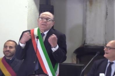 Roma, Verdone sindaco per un giorno: "Se qualcosa non va, votate me..." Roma, Verdone sindaco per un giorno: "Se qualcosa non va, votate me..."
