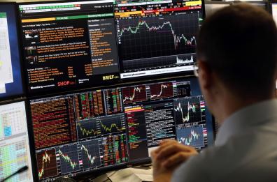 Lo spread tra Btp e Bund sotto i 74 punti