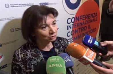 Roccella: "Non c'e' legame tra educazione sessuale e calo delle violenze"