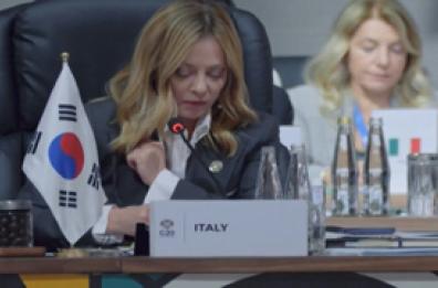 Africa, Meloni: "L'Italia ridurra' del 50% il debito dei Paesi a basso e medio reddito" Africa, Meloni: "L'Italia ridurra' del 50% il debito dei Paesi a basso e medio reddito"