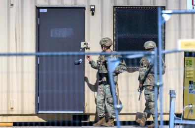 Sparatoria a Washington, i due soldati sono morti