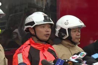 Sale il bilancio dei morti per il maxi rogo di Hong Kong