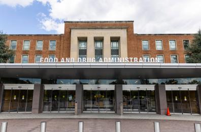 Fda Usa: 'Vaccino anti-Covid ha ucciso 10 bimbi, serve riesame'