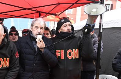 Ex Ilva: Bucci a lavoratori, da Roma notizie non buone Ex Ilva: Bucci a lavoratori, da Roma notizie non buone